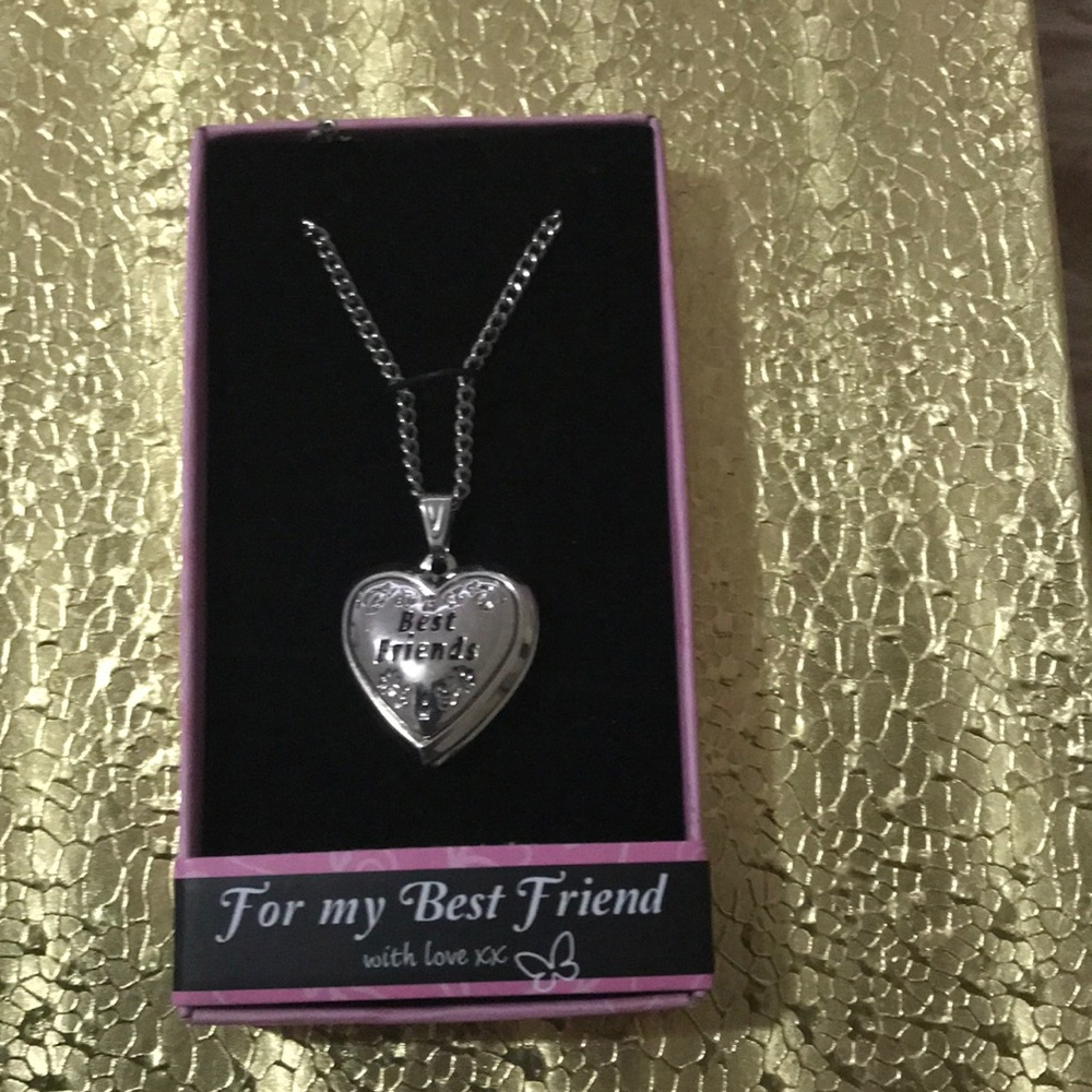 BEST FRIEND LOCKET NECKLACE